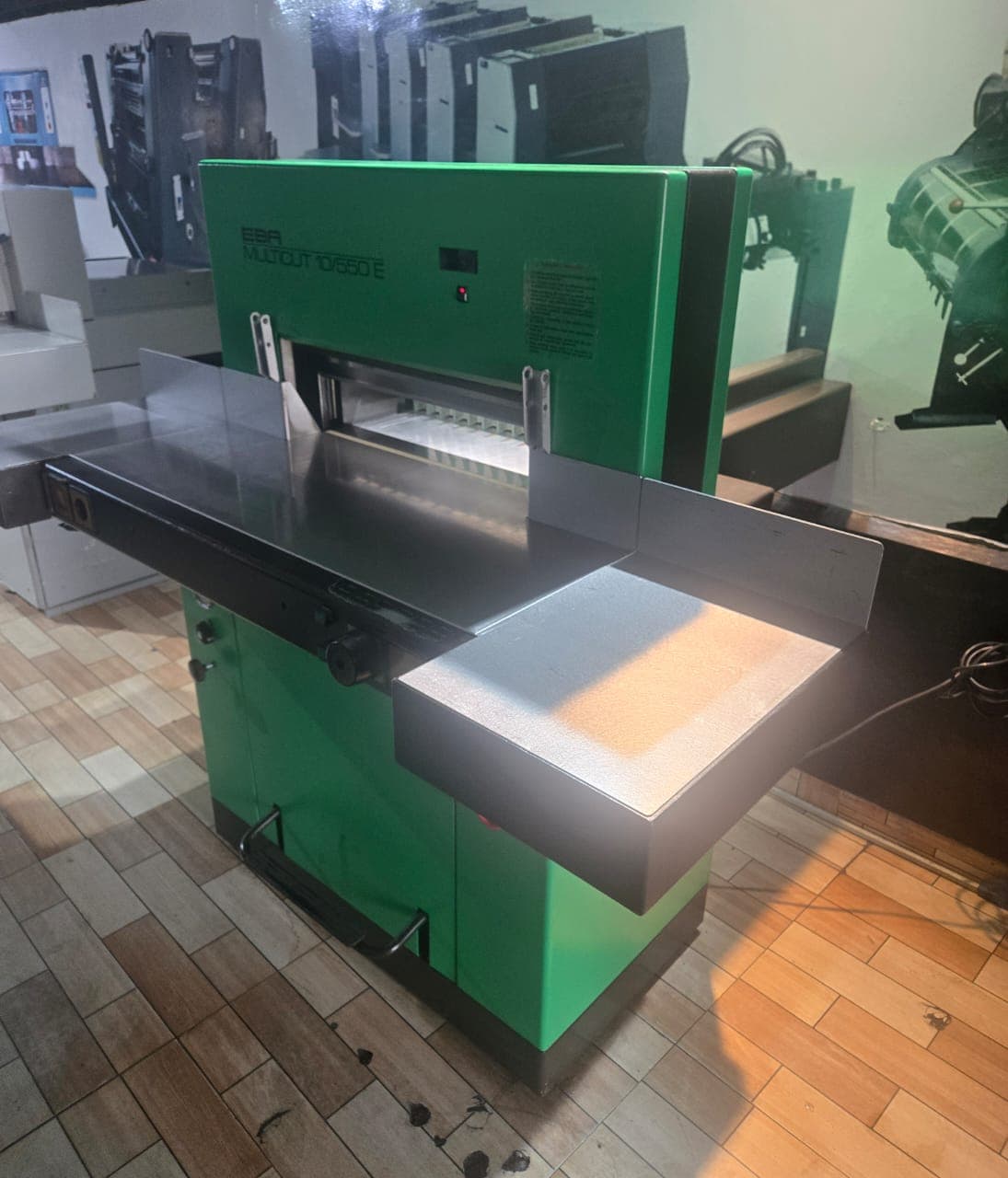 Single-Phase Electric Cutting Machine